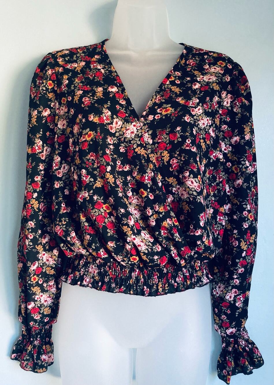 Ultra Flirt Top Junior's Medium Floral Garden Cottage Transitional